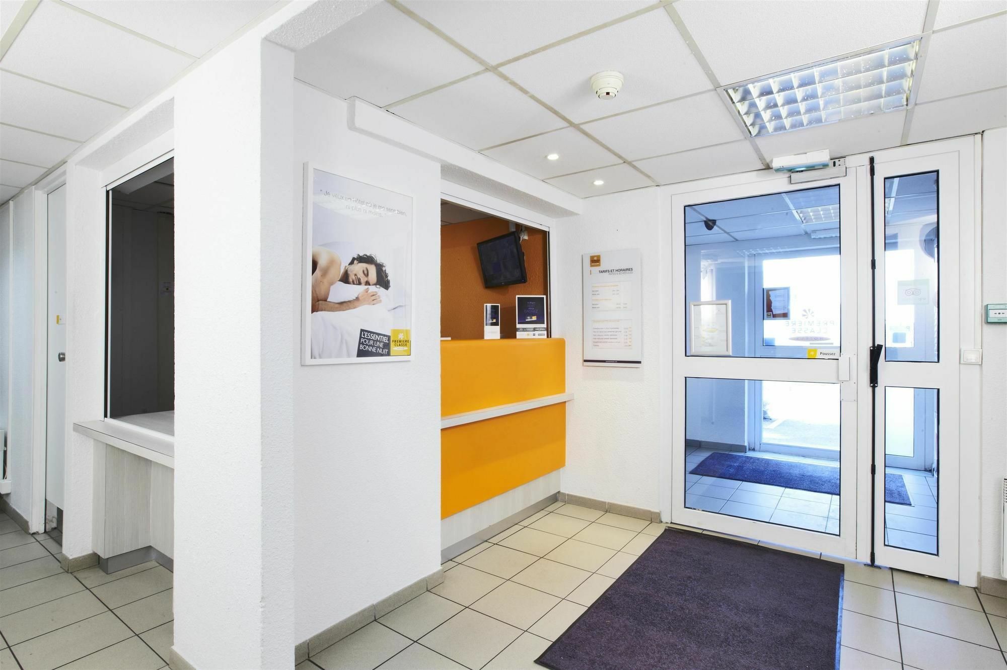 Premiere Classe Montreuil Montreuil  Exterior foto Reception area