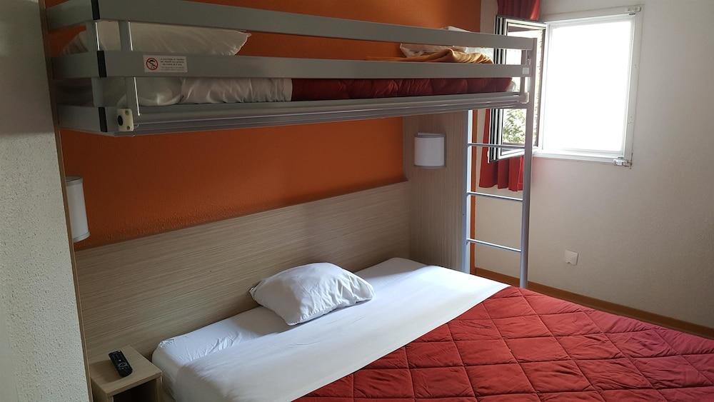 Premiere Classe Montreuil Montreuil  Exterior foto A room at the Ibis budget hotel in Paris, France