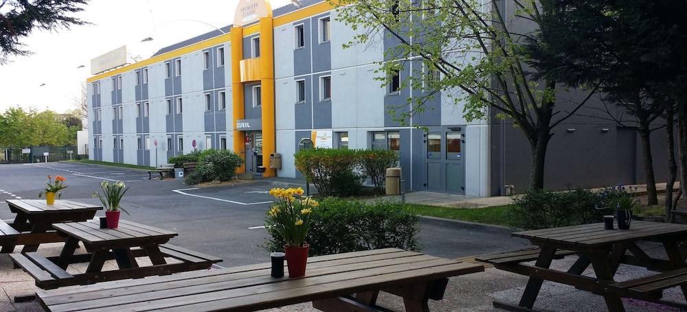 Premiere Classe Montreuil Montreuil  Exterior foto The exterior of a typical hotel